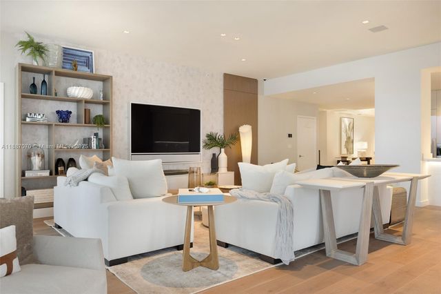 $7,950,000 | 801 South Pointe Drive, Unit PH602, Miami Beach, FL 33139