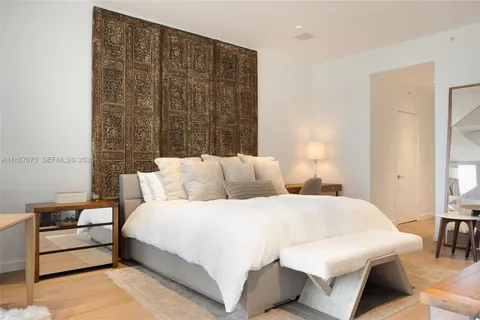 $7,700,000 | 801 South Pointe Drive, Unit PH602, Miami Beach, FL 33139