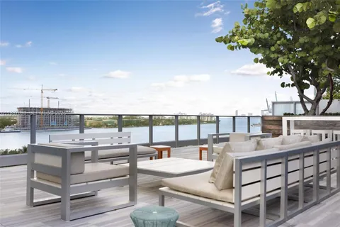 $7,700,000 | 801 South Pointe Drive, Unit PH602, Miami Beach, FL 33139