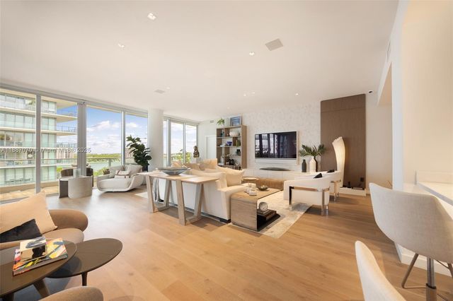 $7,950,000 | 801 South Pointe Drive, Unit PH602, Miami Beach, FL 33139