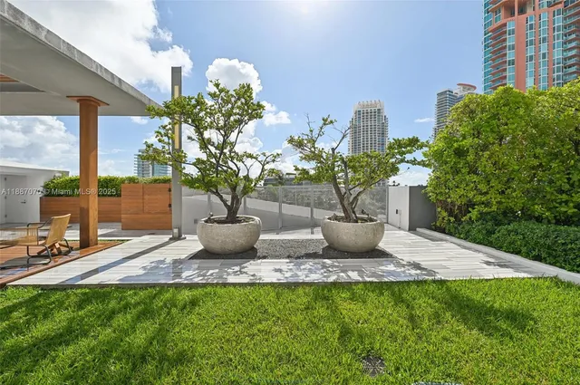 $7,950,000 | 801 South Pointe Drive, Unit PH602, Miami Beach, FL 33139