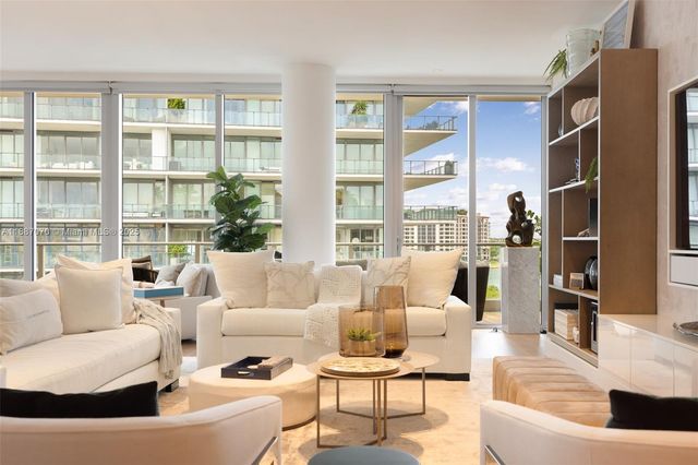 $7,950,000 | 801 South Pointe Drive, Unit PH602, Miami Beach, FL 33139