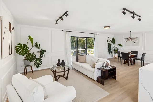 $459,900 | 3S126 South Park Boulevard, Glen Ellyn, IL 60137