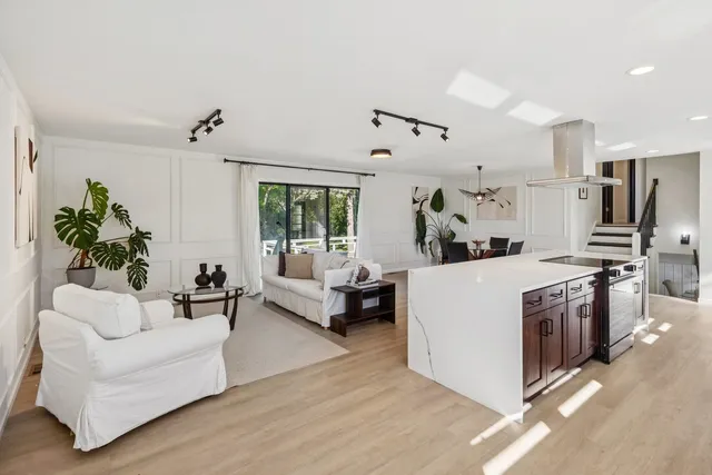 $459,900 | 3S126 South Park Boulevard, Glen Ellyn, IL 60137