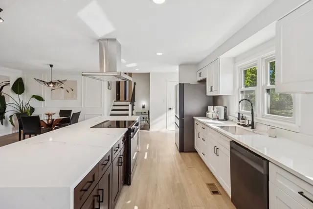 $459,900 | 3S126 South Park Boulevard, Glen Ellyn, IL 60137