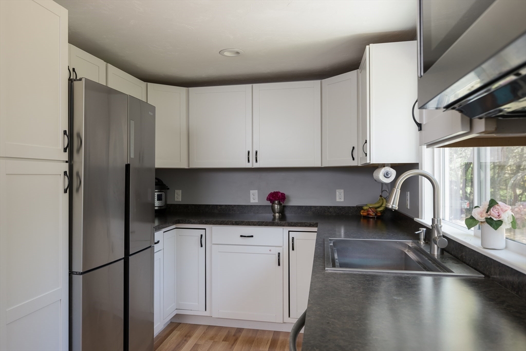 380 Walnut Plain Road Rochester, MA 02770 - Photo 8 of 22