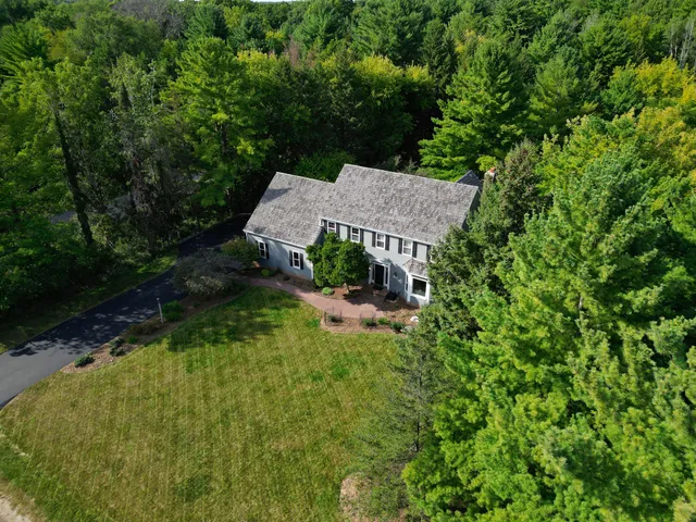 $755,000 | 389 Juniper Court, Delafield, WI 53018