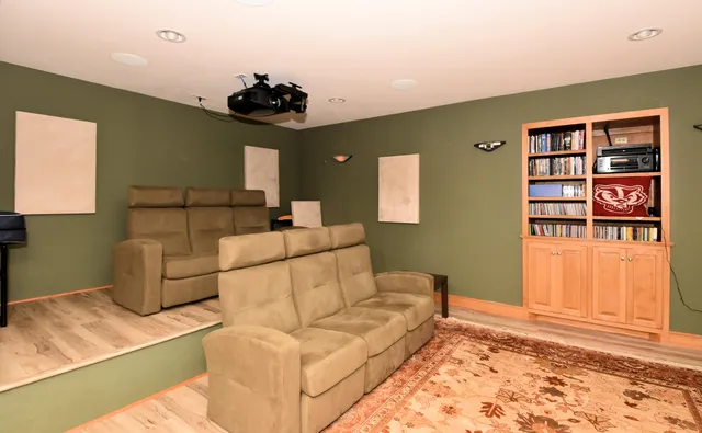 $755,000 | 389 Juniper Court, Delafield, WI 53018