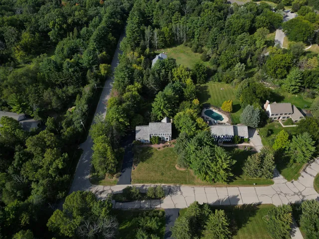 $755,000 | 389 Juniper Court, Delafield, WI 53018