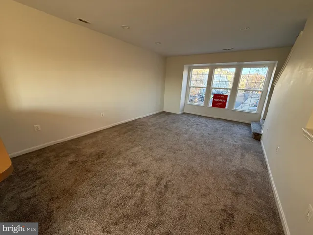 $2,950 | 22976 Fontwell Square, Sterling, VA 20166