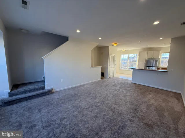 $2,950 | 22976 Fontwell Square, Sterling, VA 20166