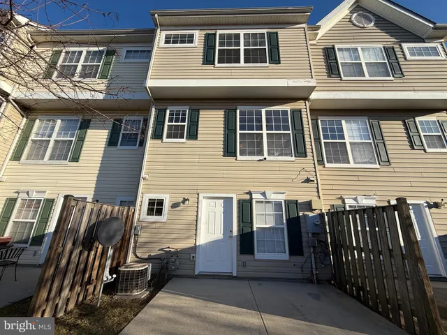 $2,950 | 22976 Fontwell Square, Sterling, VA 20166