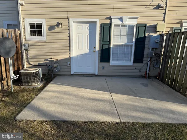 $2,950 | 22976 Fontwell Square, Sterling, VA 20166