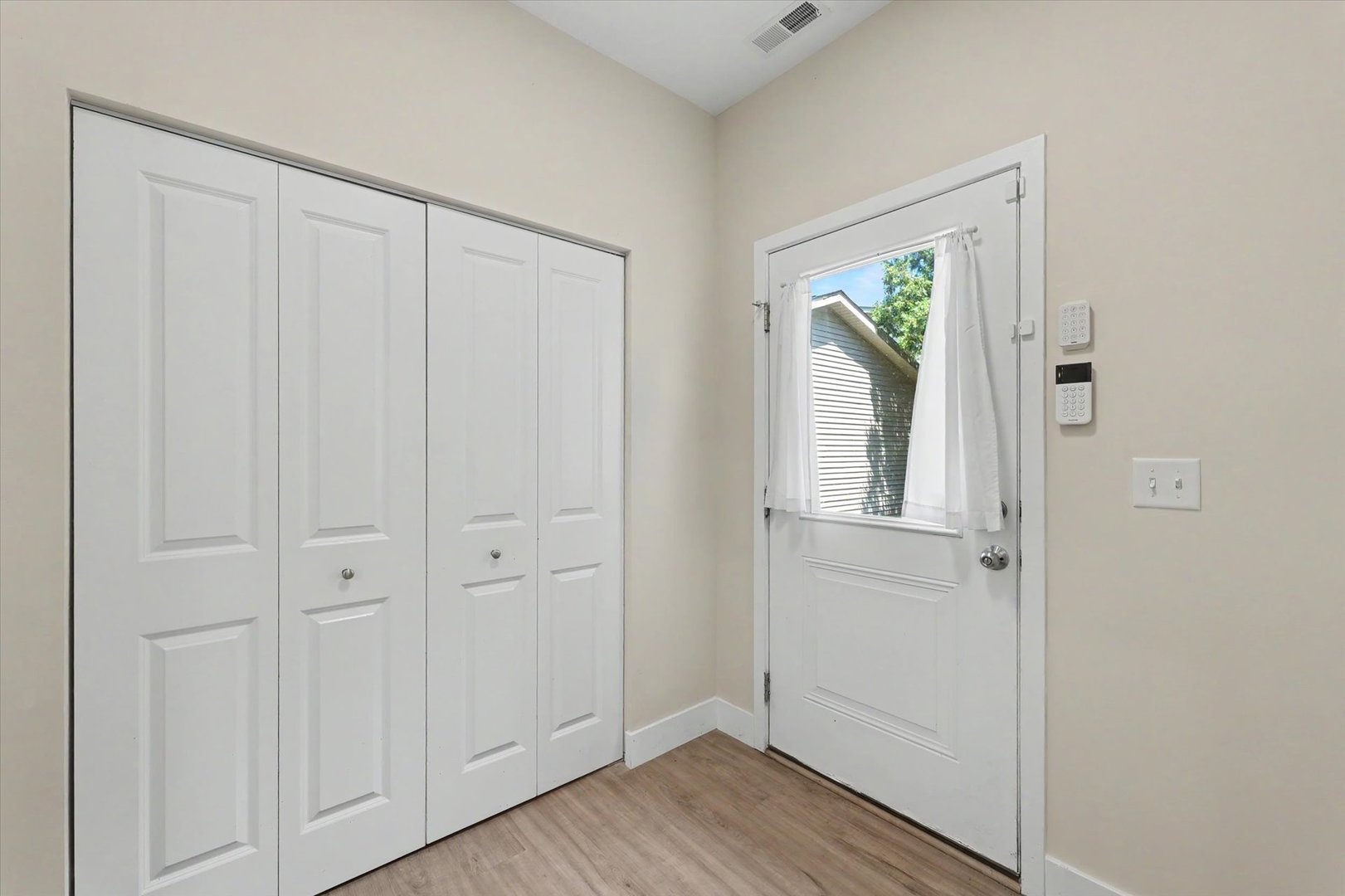 2014 Winchester Drive Champaign, IL 61821 - Photo 14 of 32