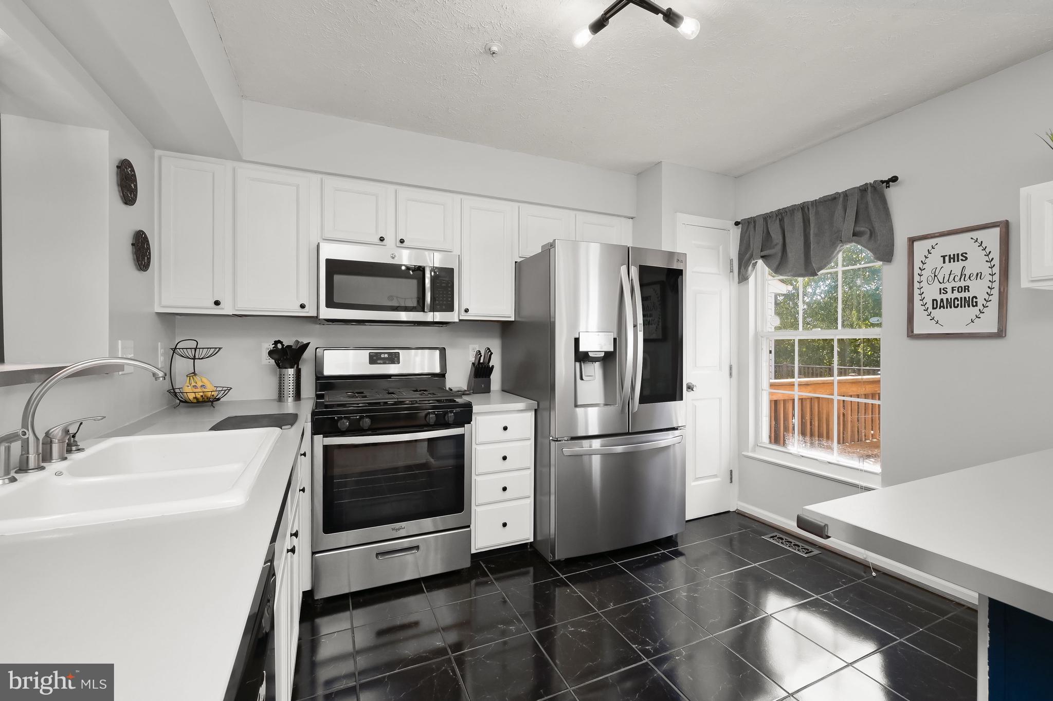 6552 Ellington Way Frederick, MD 21703 - Photo 15 of 45 Sleek Stainless Steel Appliances