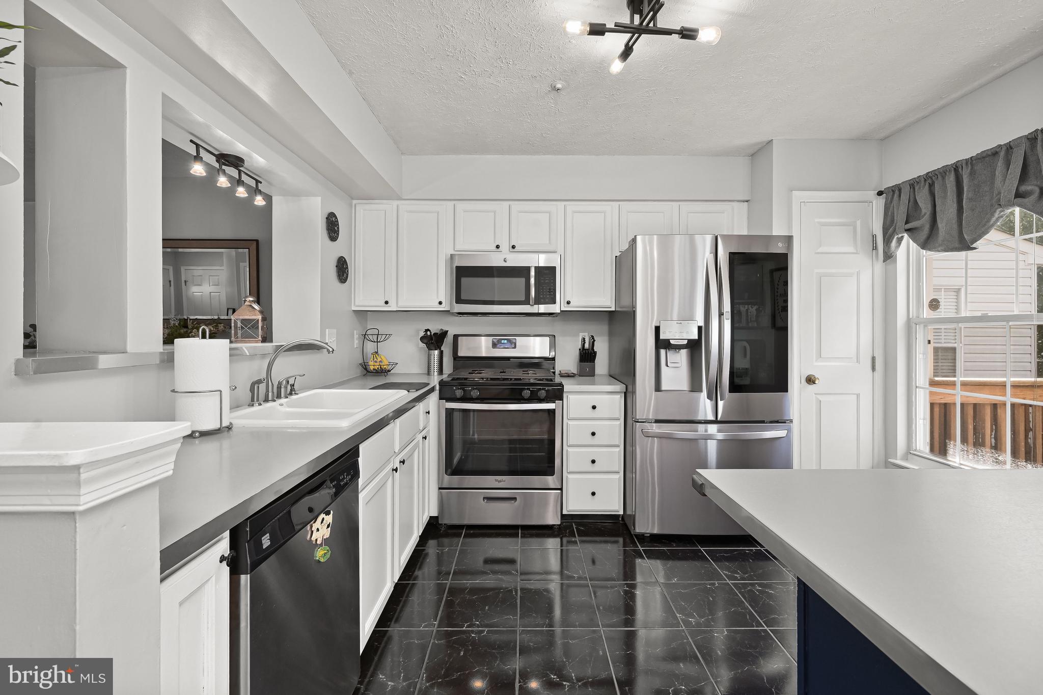 6552 Ellington Way Frederick, MD 21703 - Photo 16 of 45 Sleek Stainless Steel Appliances