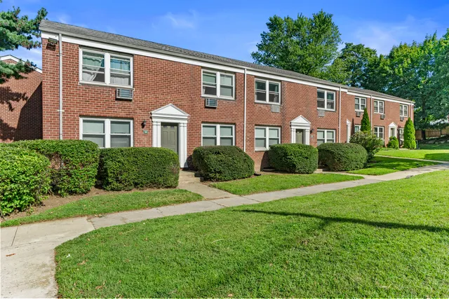 $2,750 | 30 Hamilton Court, Unit B, Stamford, CT 06902