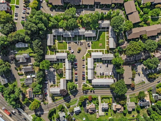 $2,750 | 30 Hamilton Court, Unit B, Stamford, CT 06902