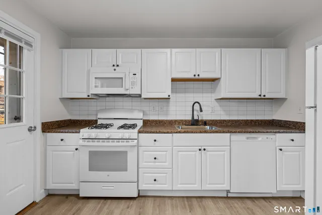 $2,750 | 30 Hamilton Court, Unit B, Stamford, CT 06902