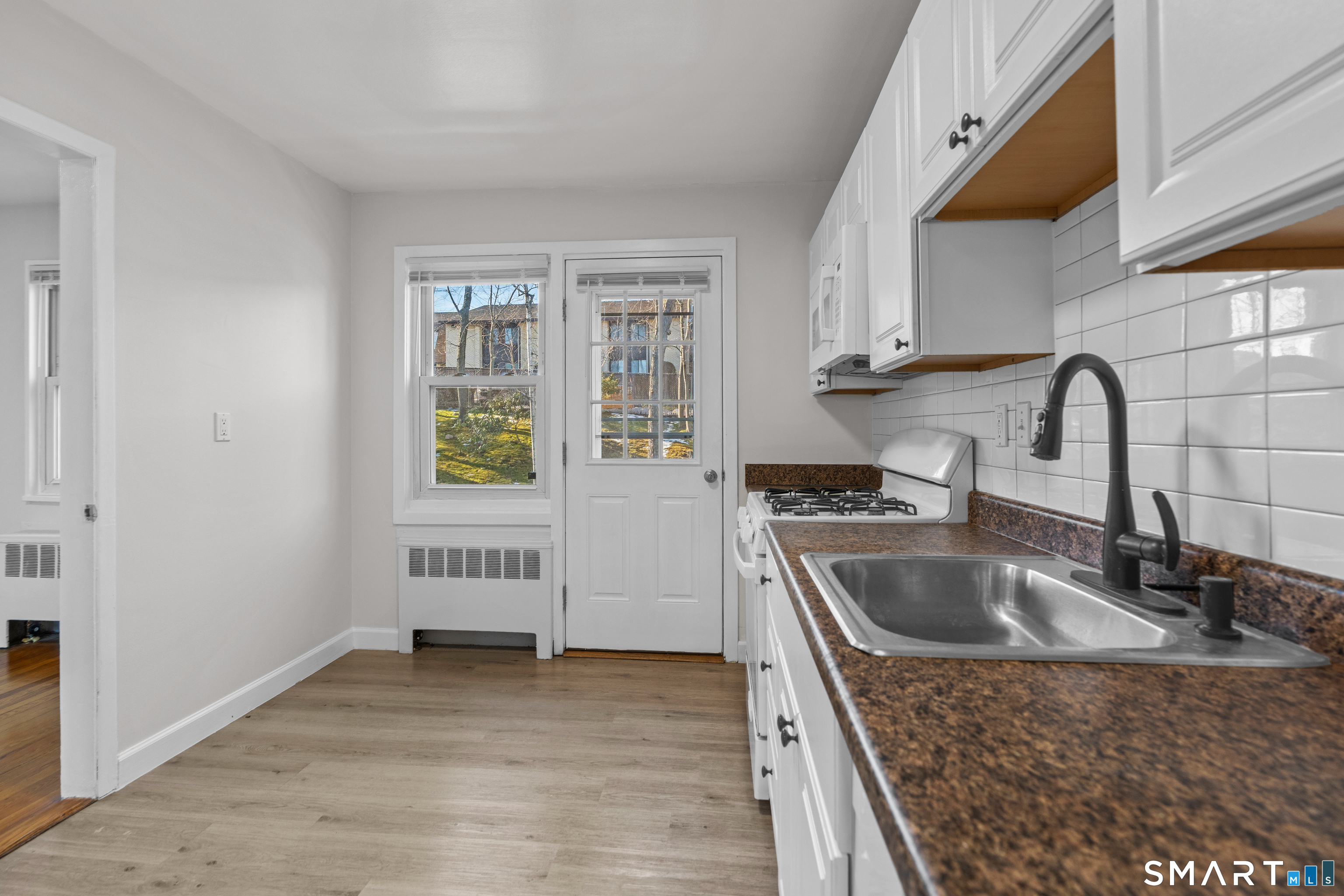 30 Hamilton Court, Unit B Stamford, CT 06902 - Photo 9 of 35