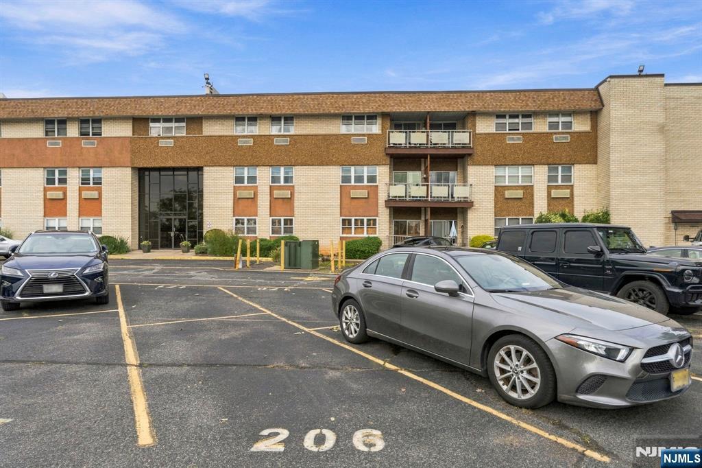 1111 River Road, Unit G16 Edgewater, NJ 07020 - Photo 21 of 29 Gallery Image 21