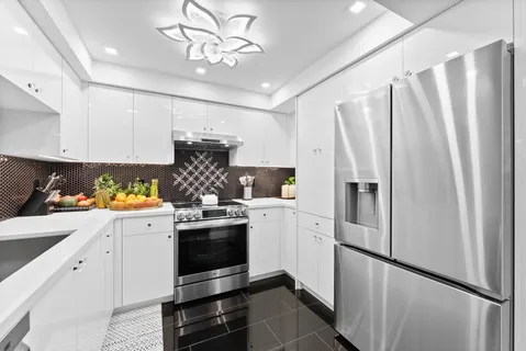 $415,000 | 1160 North Federal Highway, Unit 221, Fort Lauderdale, FL 33304