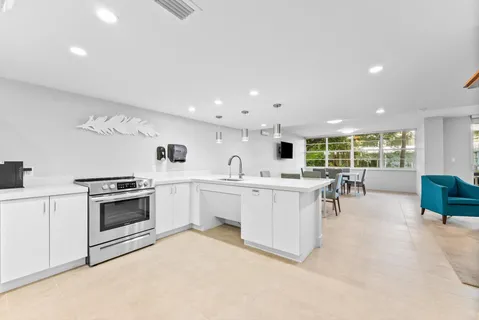 $415,000 | 1160 North Federal Highway, Unit 221, Fort Lauderdale, FL 33304