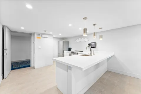 $415,000 | 1160 North Federal Highway, Unit 221, Fort Lauderdale, FL 33304