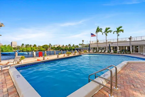 $415,000 | 1160 North Federal Highway, Unit 221, Fort Lauderdale, FL 33304