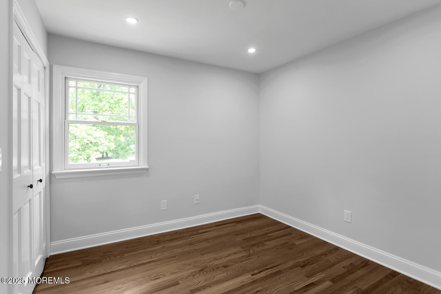 832 Nutswamp Road Red Bank, NJ 07701 - Photo 12 of 53 832 Nutswamp Rd Red Bank NJ-large-030-01