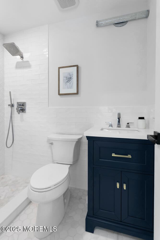 832 Nutswamp Road Red Bank, NJ 07701 - Photo 35 of 53 832 Nutswamp Rd Red Bank NJ-large-033-04