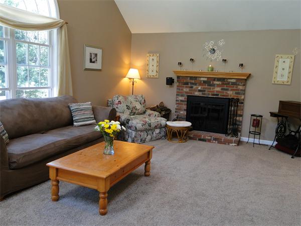 144 Martin Road Douglas, MA 01516 - Photo 6 of 26 Gallery Image 6