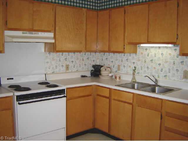451 Wadsworth Court High Point, NC 27263 - Photo 3 of 7 Other.