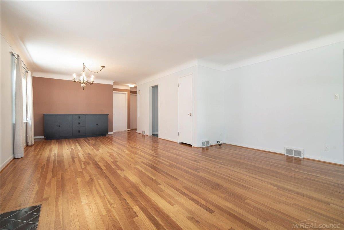 735 Harcourt Road, Unit 737 HARCOURT ROAD Grosse Pointe Park, MI 48230 - Photo 18 of 35