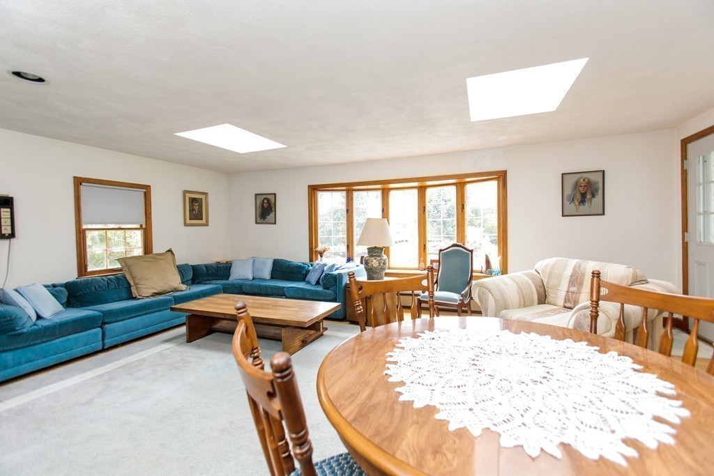 307 Glen Road Weston, MA 02493 - Photo 8 of 20 Gallery Image 8