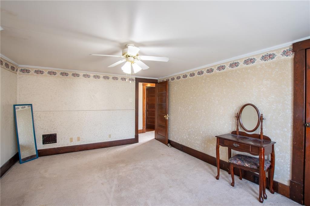 431 East Washington Street Rochester, PA 15074 - Photo 24 of 32 a view of a storage & utility room with window washer and dryer