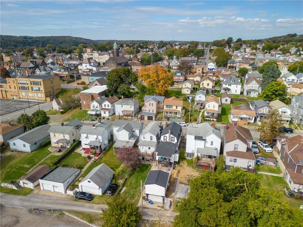 431 East Washington Street Rochester, PA 15074 - Photo 32 of 32 an aerial view of residential houses with outdoor space
