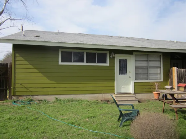 $1,395 | 102 Verna Spur, Unit B, Georgetown, TX 78628