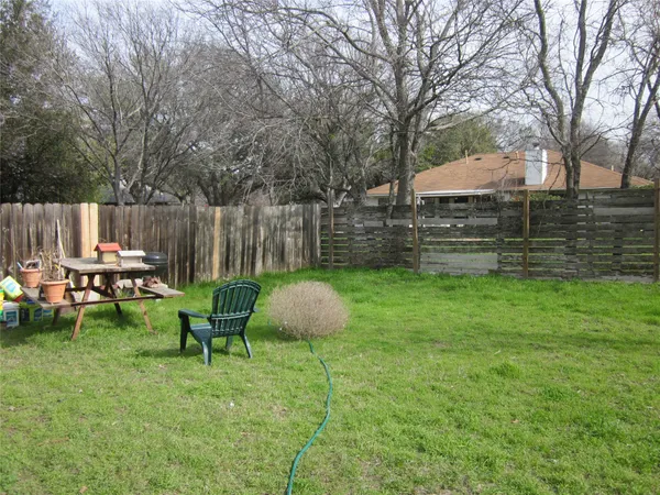 $1,395 | 102 Verna Spur, Unit B, Georgetown, TX 78628