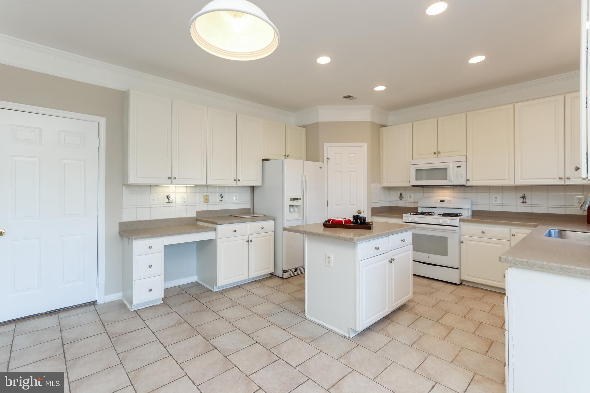 11244 Country Club Road New Market, MD 21774 - Photo 12 of 45 Kitchen with Desk Area