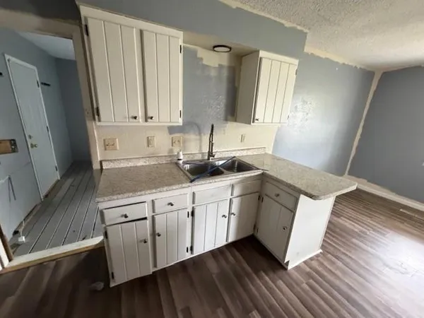 $74,900 | 518 West 4th Street, Eureka, KS 67045