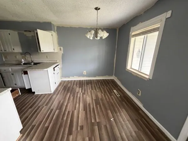 $74,900 | 518 West 4th Street, Eureka, KS 67045