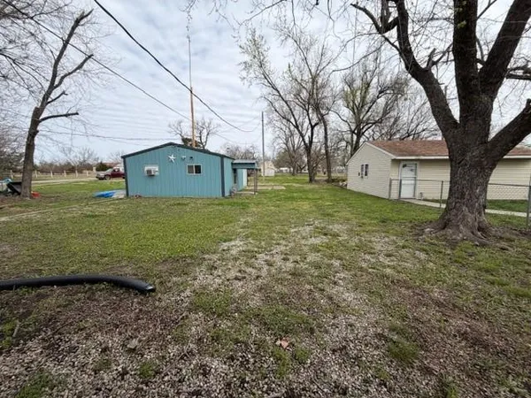 $74,900 | 518 West 4th Street, Eureka, KS 67045