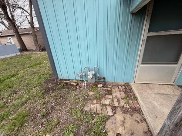 $74,900 | 518 West 4th Street, Eureka, KS 67045