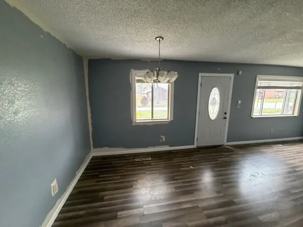 $74,900 | 518 West 4th Street, Eureka, KS 67045