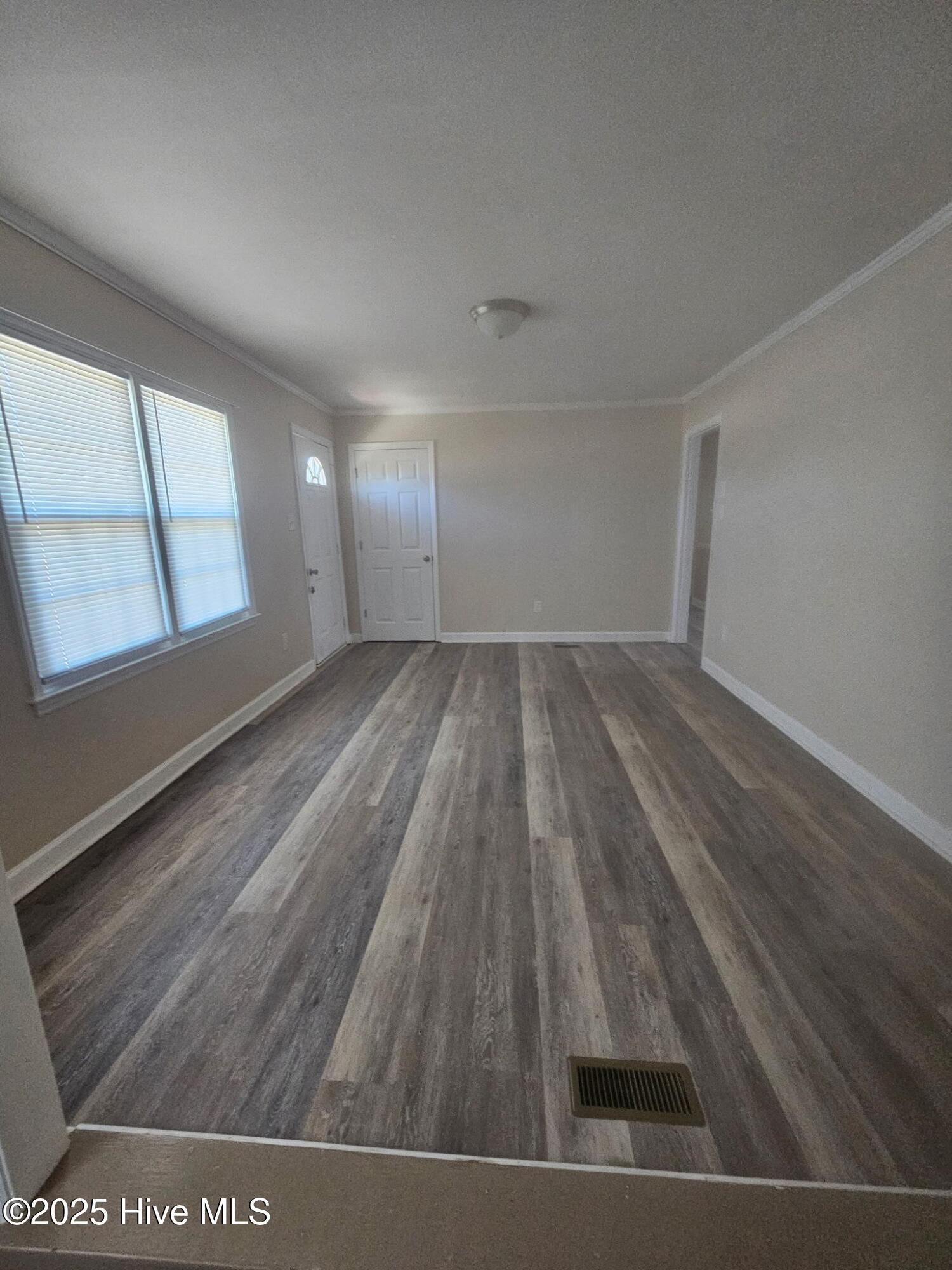 460 Sand Ridge Road Hubert, NC 28539 - Photo 8 of 15 Living Room