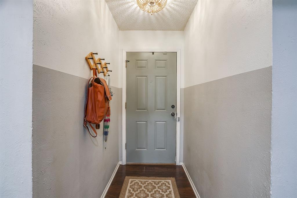 712 Poe Street Azle, TX 76020 - Photo 6 of 33
