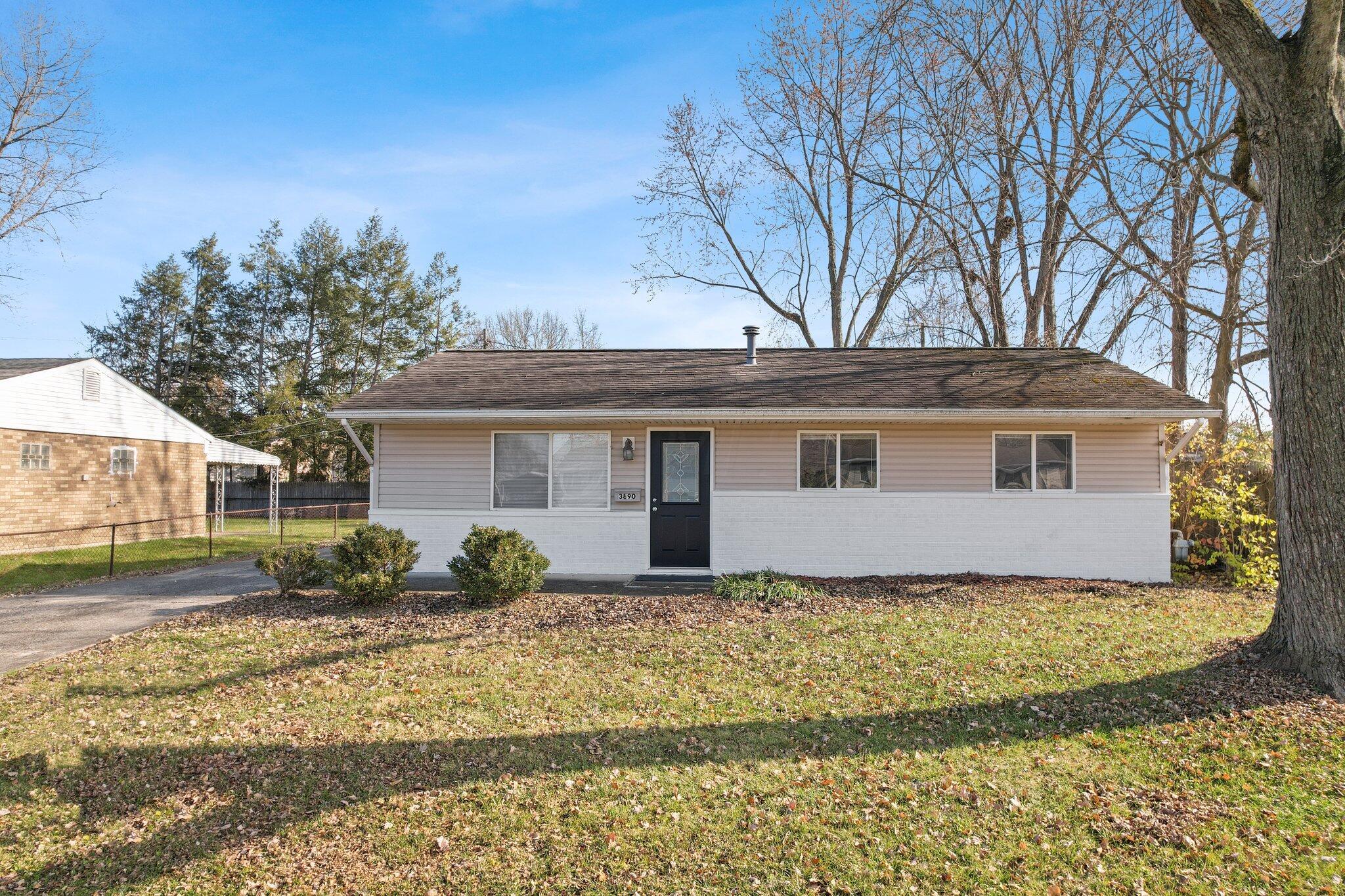 3890 Atkinson Road Columbus, OH 43232 - Photo 2 of 45 1-web-or-mls-DJI_0932