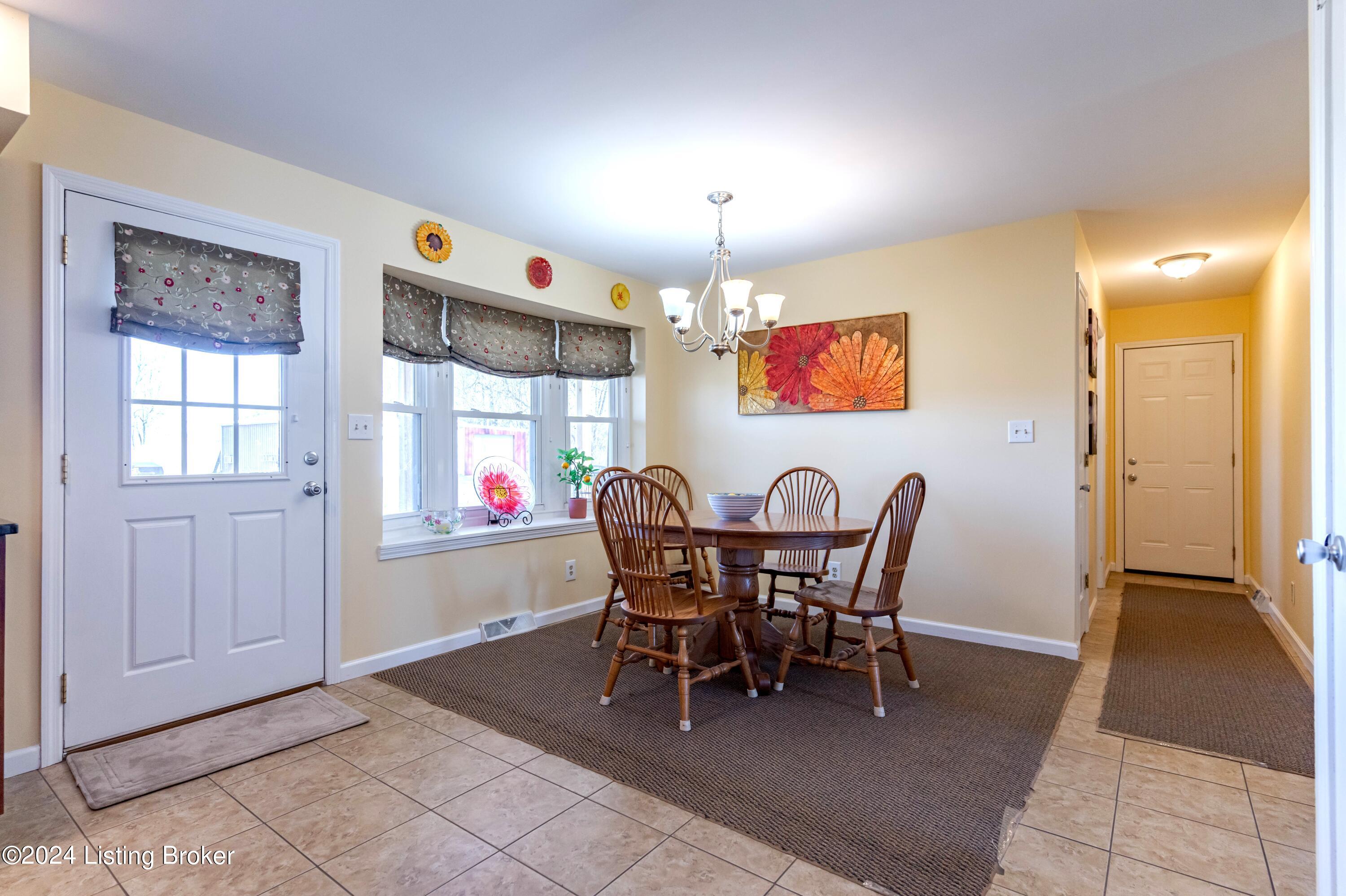 3354 Bagdad Road Bagdad, KY 40003 - Photo 20 of 53 Kitchen Dining Area