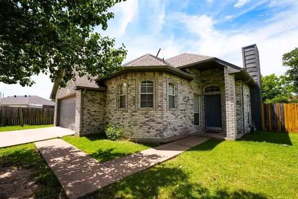 $2,000 | 6310 Jessica Way, Rowlett, TX 75088